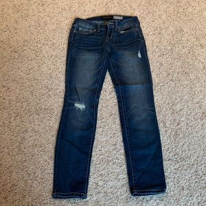 Woman’s Aeropostale skinny jeans